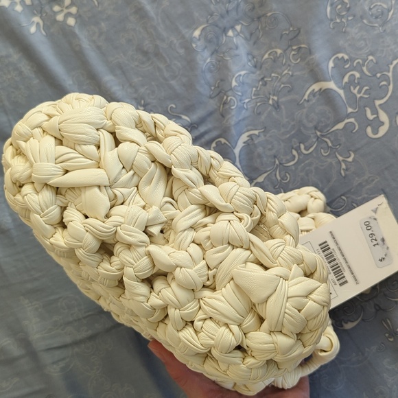 Zara $129 woven crossbody shoulder bag white - Picture 5 of 6